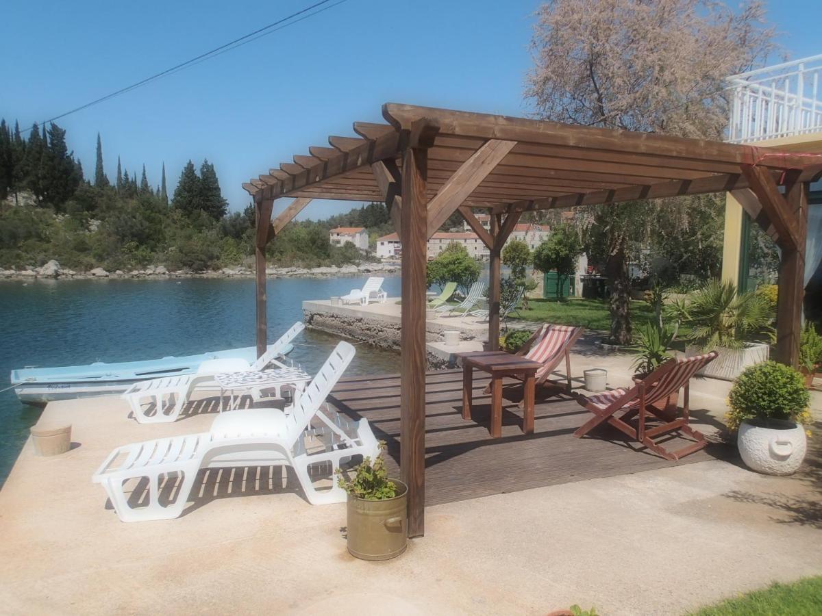 Apartments By The Sea Blace, Neretva Delta - Usce Neretve - 16068 Bagian luar foto