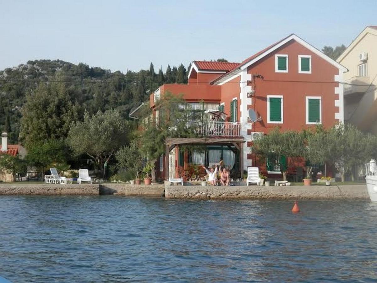 Apartments By The Sea Blace, Neretva Delta - Usce Neretve - 16068 Bagian luar foto