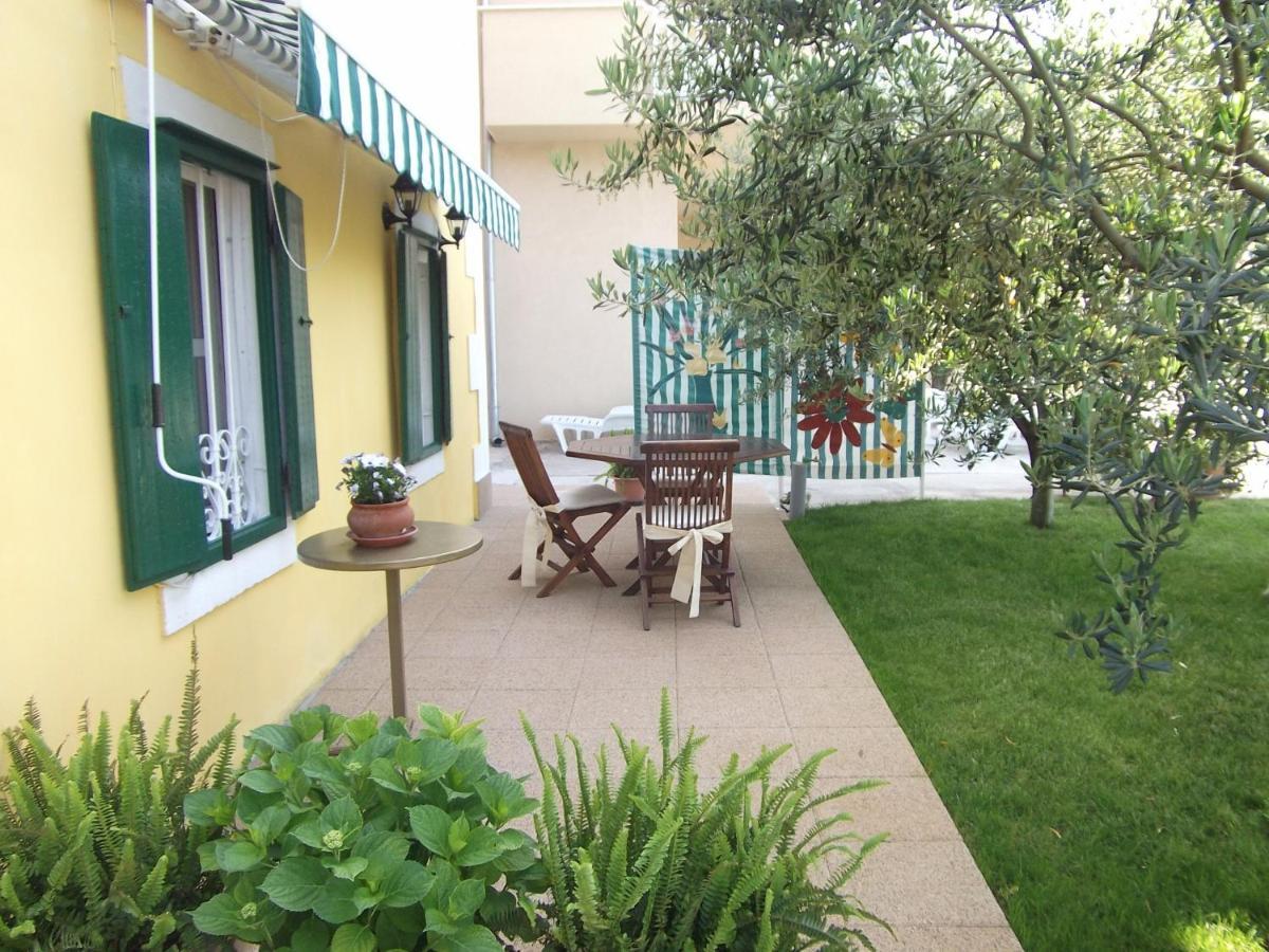 Apartments By The Sea Blace, Neretva Delta - Usce Neretve - 16068 Bagian luar foto